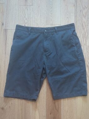 Volcom Corpo Class Men's Casual Flat-Front Chino Skate Shorts Grey - Size 34